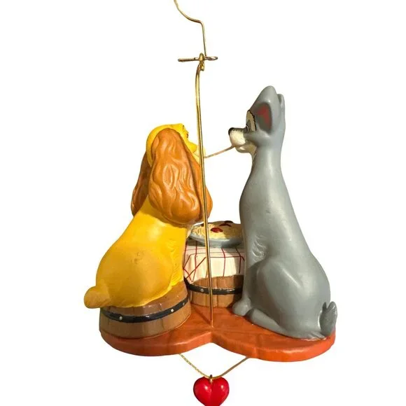 Lady & The Tramp Spaghetti Scene Hanging Ornament Disney 2005 Heart Base Valenti - Picture 3 of 6